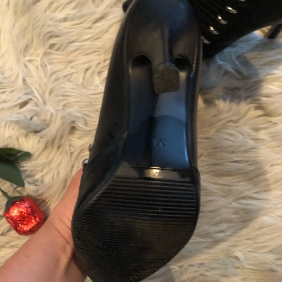 Booties - Picture 4 of 6